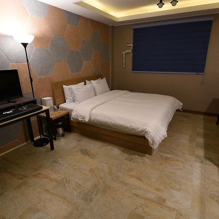Jecheon Q Motel Zewnętrze zdjęcie
